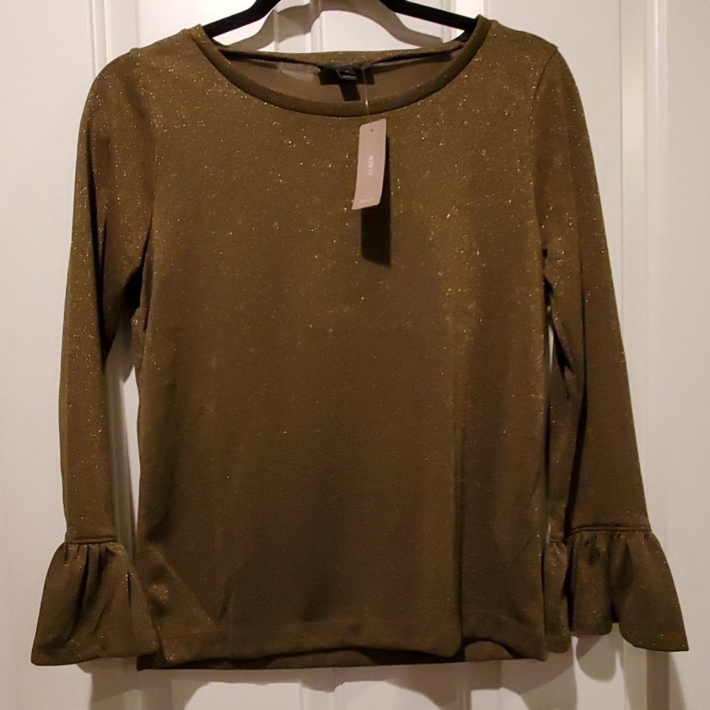 NWT bell sleeve blouse